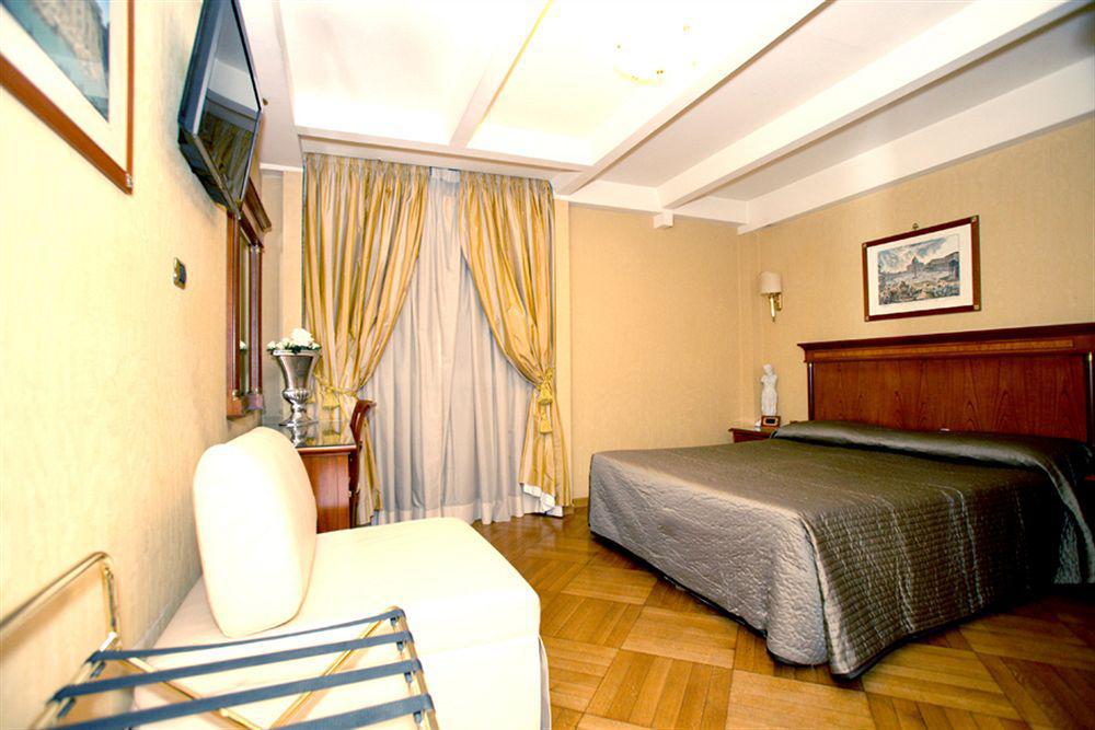 Luxury Rooms H 2000 Roma Экстерьер фото